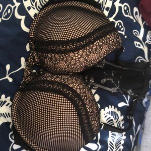 Victoria Secret Very Sexy T-Back Lacy Bra